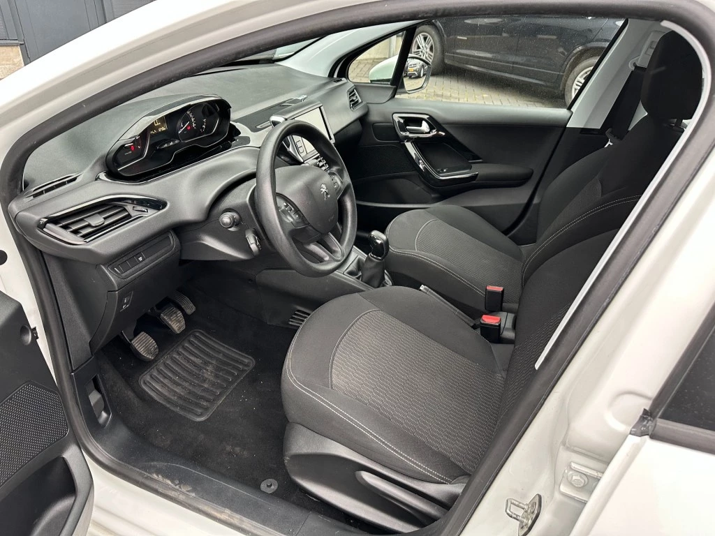 Peugeot 208 – foto 13