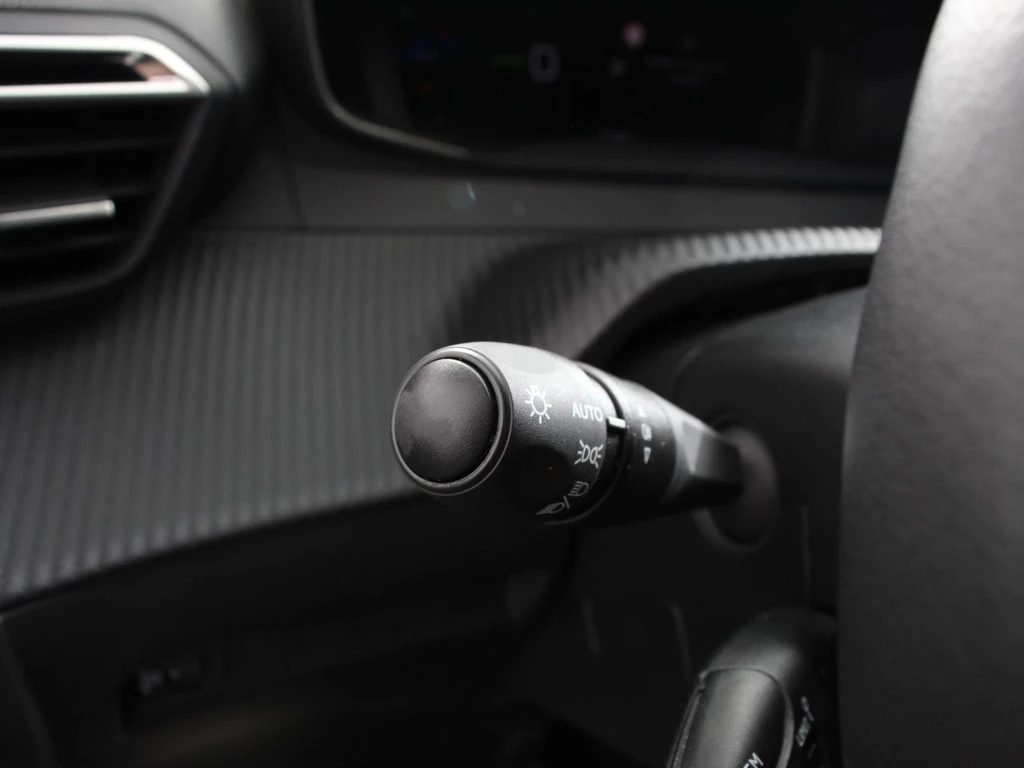 Peugeot e-2008 – foto 18
