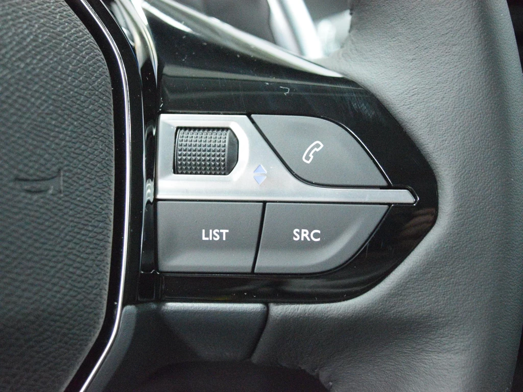 Peugeot 208 – foto 24