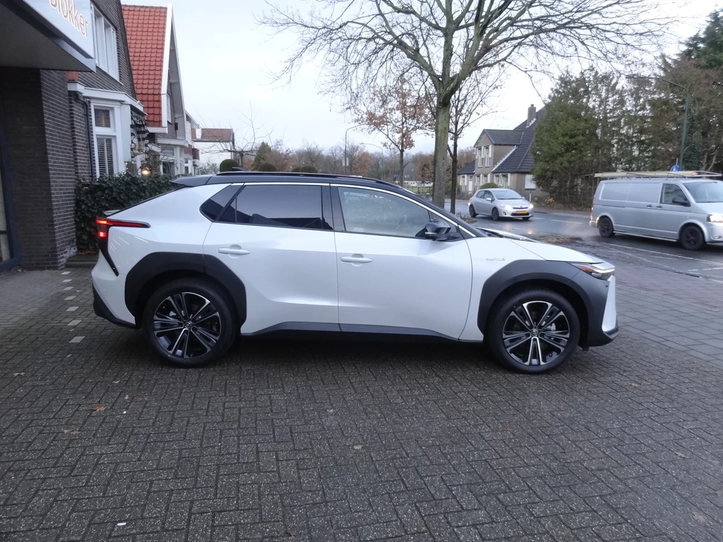 Toyota bZ4X – foto 17