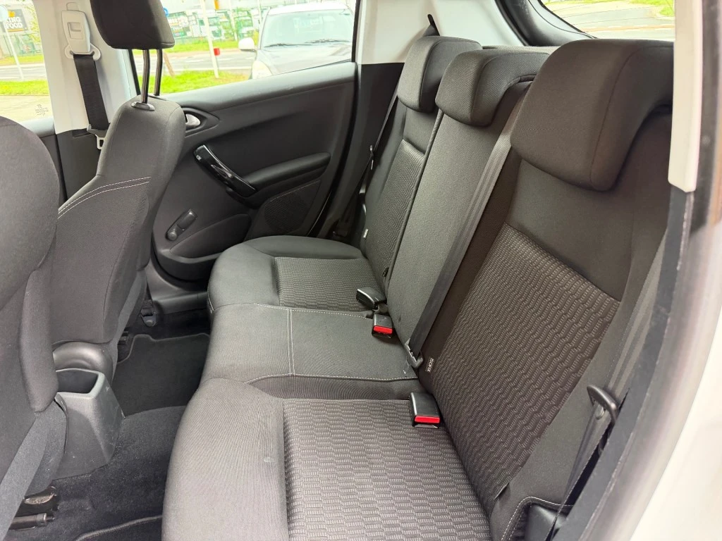 Peugeot 208 – foto 22