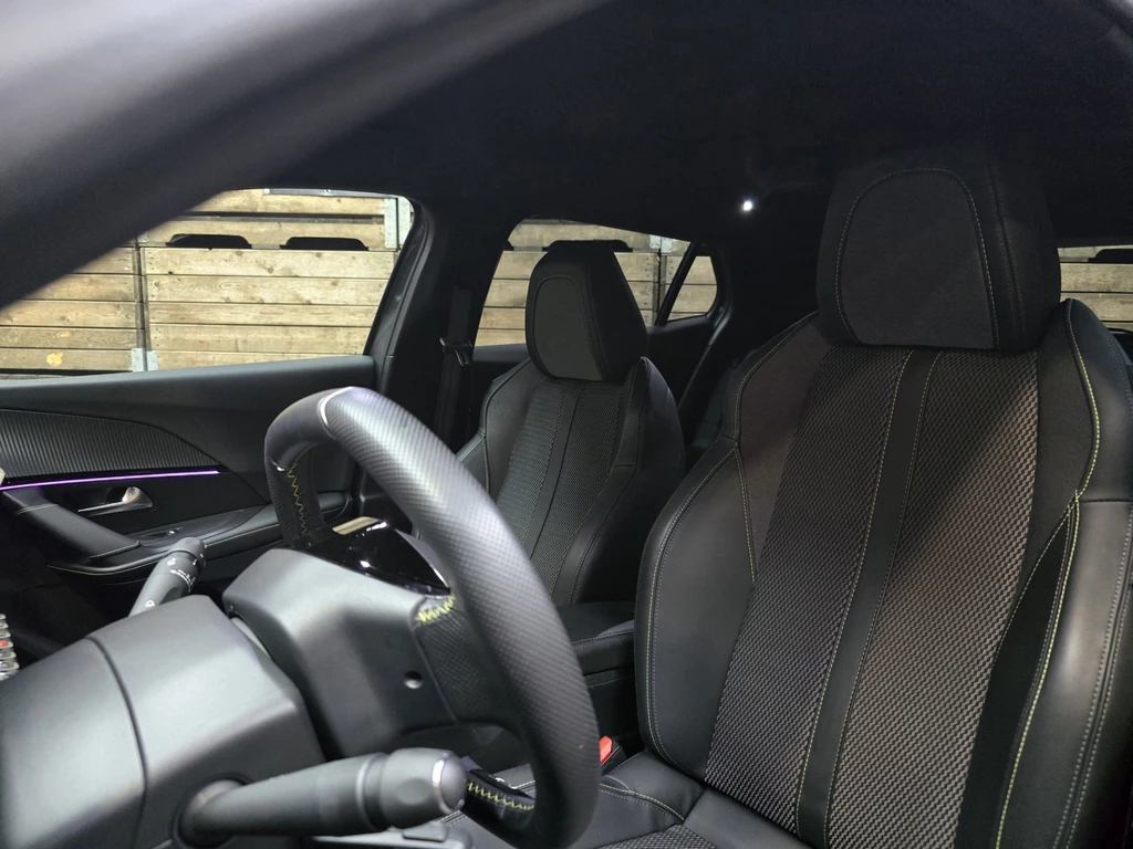 Peugeot e-2008 – foto 12
