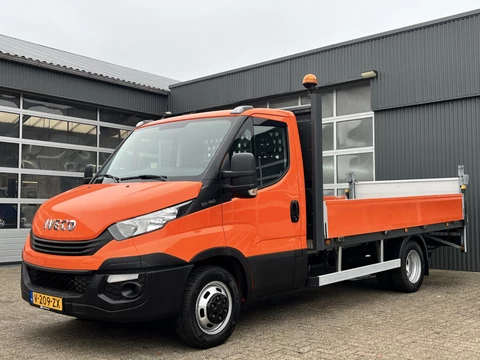 Iveco Daily 35C14 2.3 375 Laadklep 500kg Trekhaak 3500kg trekgewicht Airco 2-Persoons Open laadbak Pick-up P-up Bakwagen Telefoonverbinding 1e eigenaar Euro 6 Bpm vrij !!!
