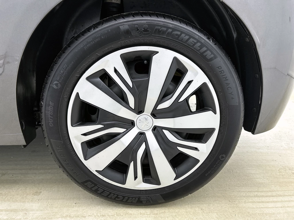 Peugeot 208 – foto 30