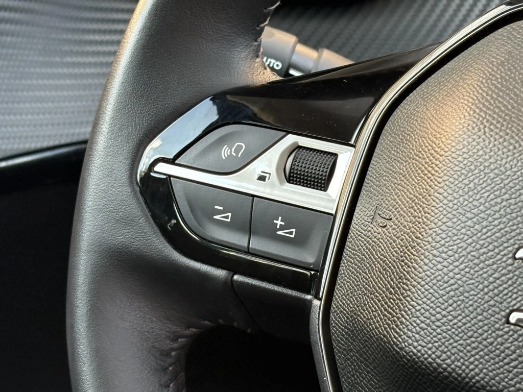 Peugeot 208 – foto 33