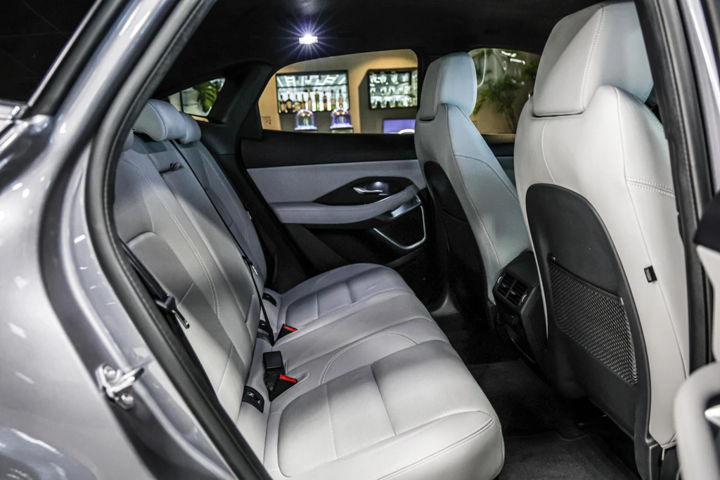 Jaguar E-PACE – foto 22