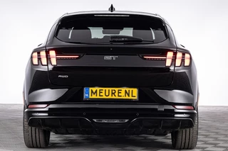 Ford Mustang Mach-E – thumbnail 3