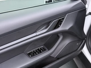 Porsche Taycan – thumbnail 32