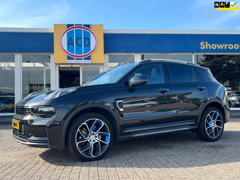 Lynk & Co 01 1.5 261pk PHEV 7DCTH | Black Edition | Orig.NL | Zwarte hemel | PanoramaDak | 360 graden Camera | Carplay |