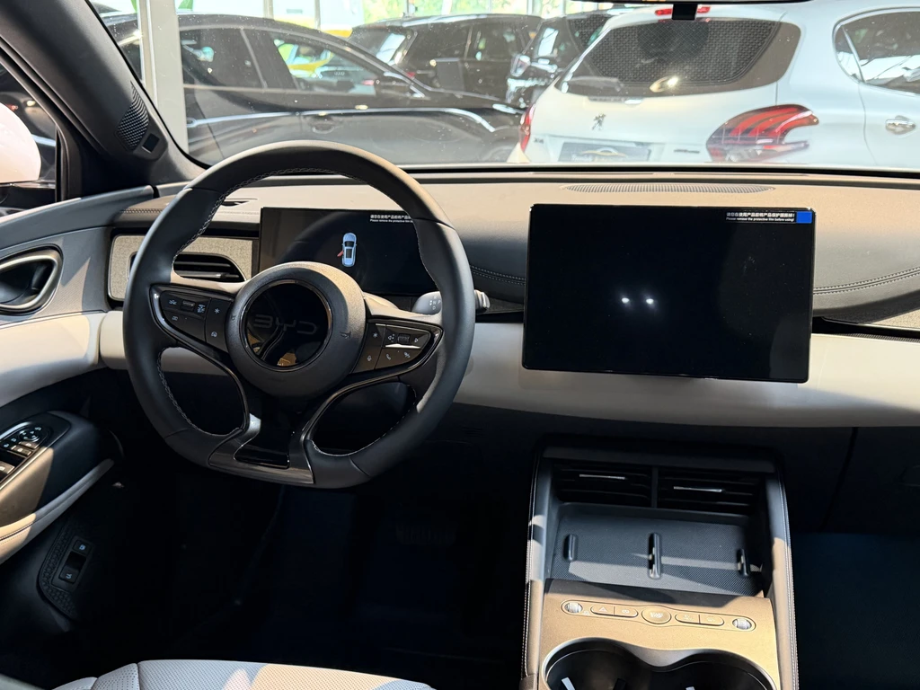 BYD SEAL – foto 16