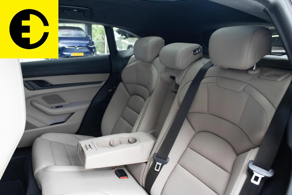 Porsche Taycan – foto 15