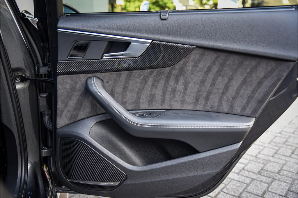 Audi RS4 – foto 29