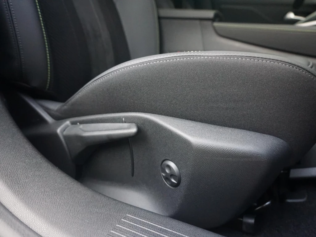 Peugeot e-308 – foto 42