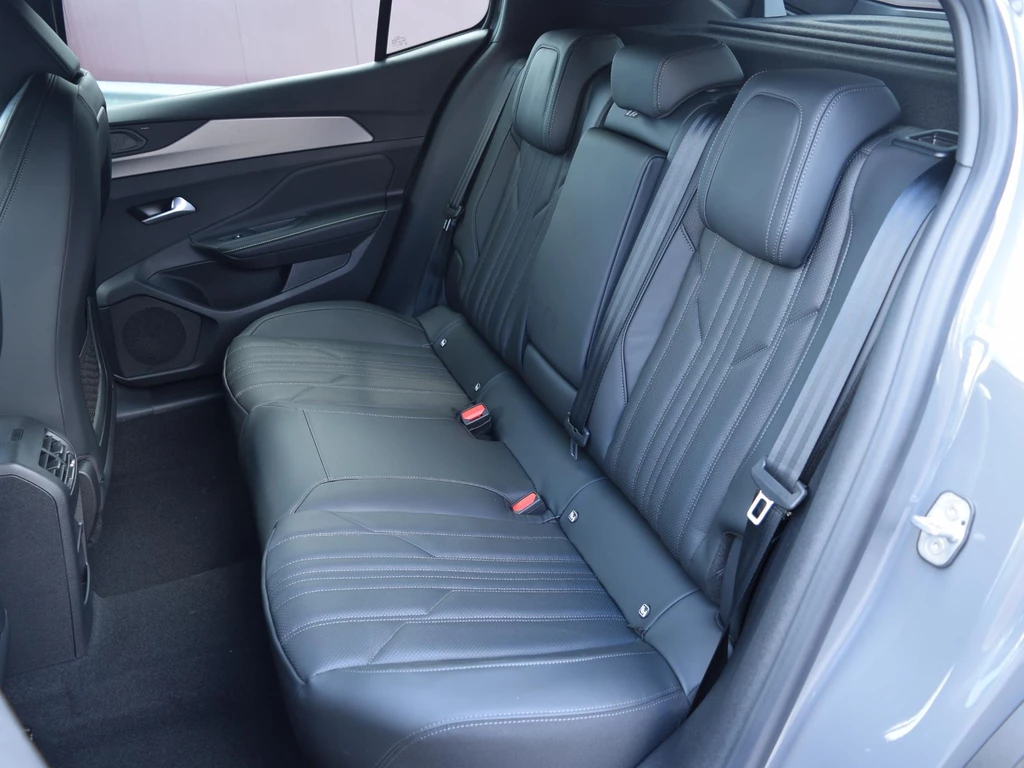 Peugeot 408 – foto 16