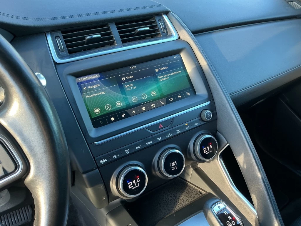 Jaguar E-PACE – foto 16