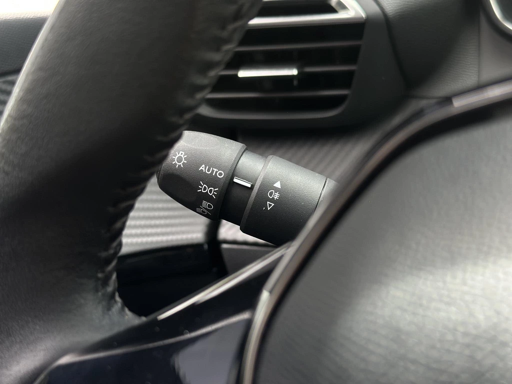 Peugeot 208 – foto 33
