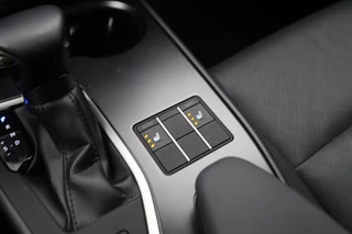 Lexus UX – thumbnail 26