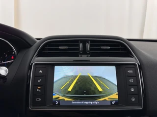 Jaguar F-PACE – thumbnail 16
