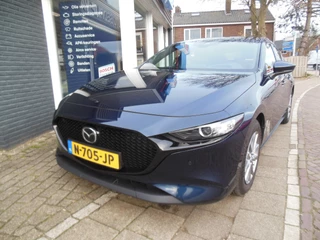 Mazda 3 – thumbnail 1