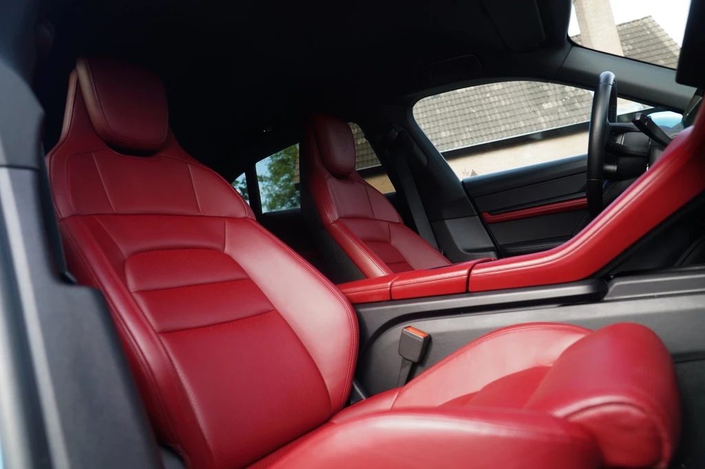Porsche Taycan – foto 18