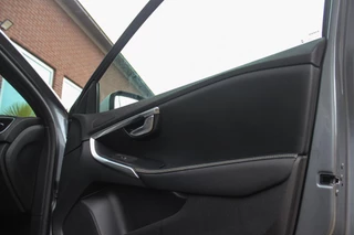 Volvo V40 – thumbnail 38