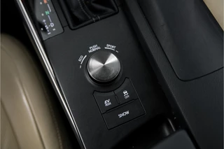 Lexus IS – thumbnail 13