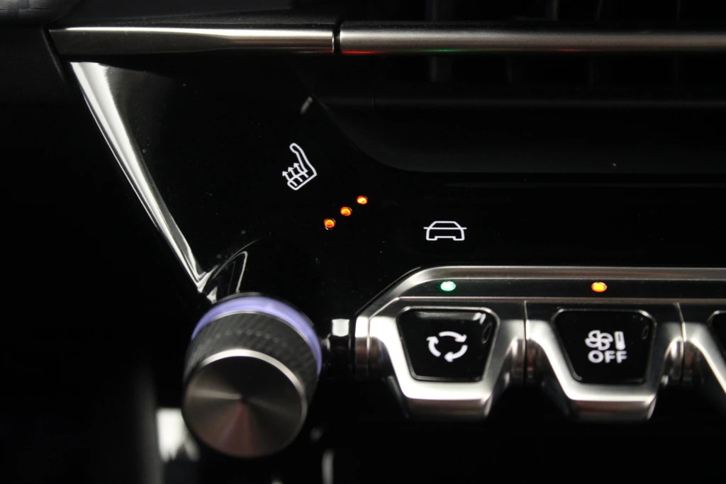 Peugeot 208 – foto 9