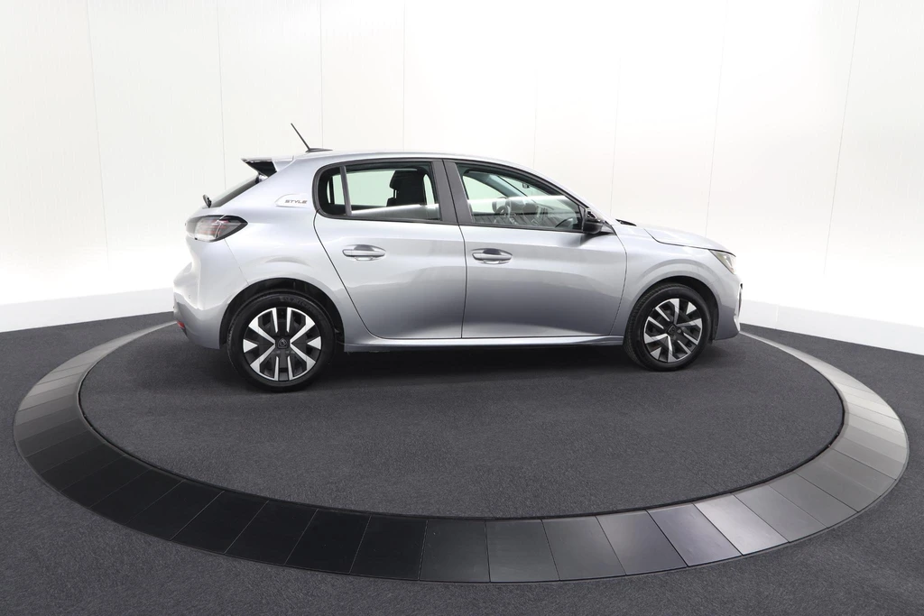 Peugeot 208 – foto 11