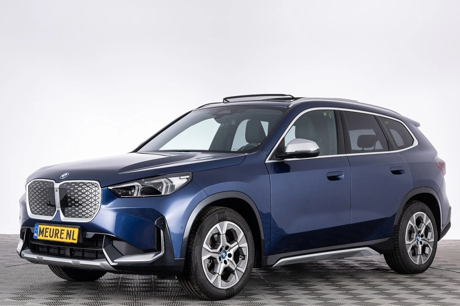 BMW iX1 – foto 1