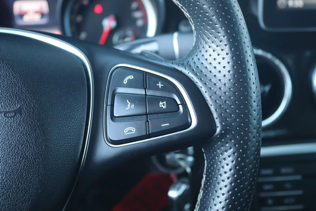 Mercedes-Benz CLA – foto 33