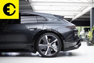Porsche Taycan – thumbnail 19