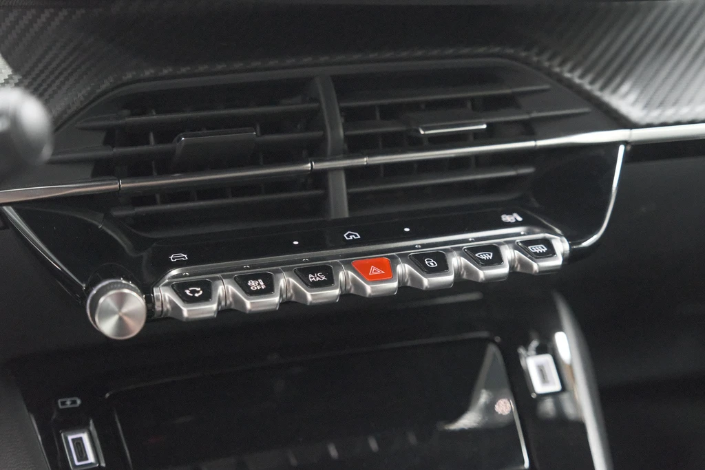 Peugeot e-2008 – foto 33
