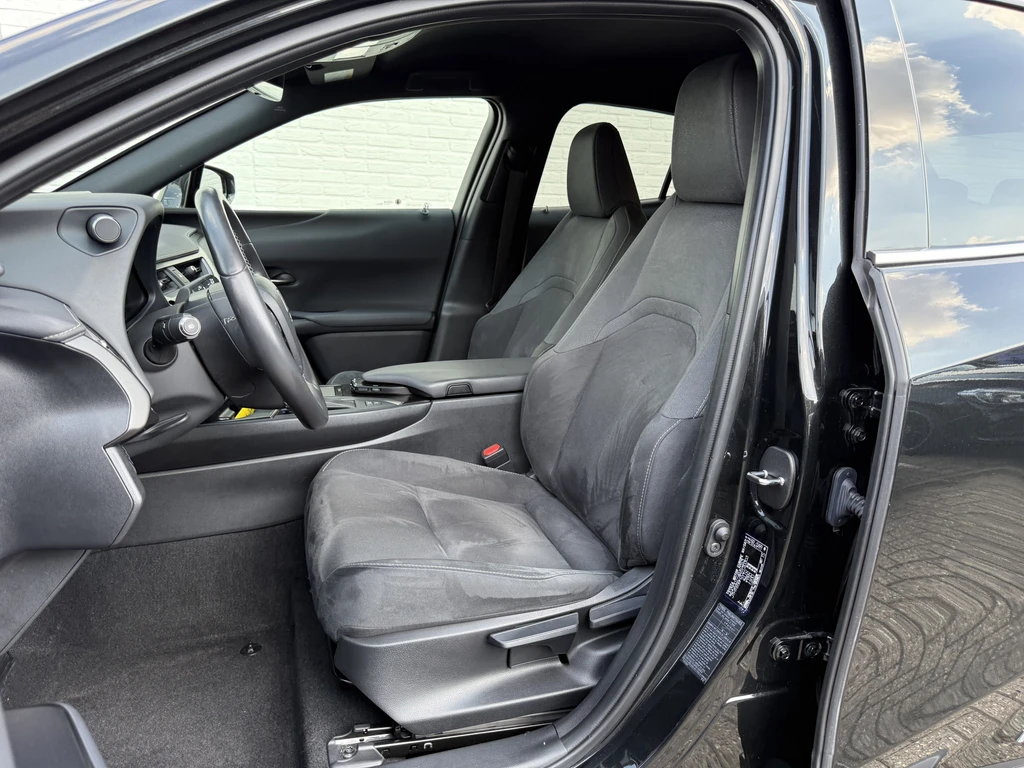 Lexus UX – foto 24