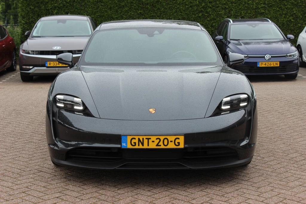 Porsche Taycan – foto 8