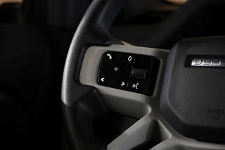 Land Rover Defender – thumbnail 36