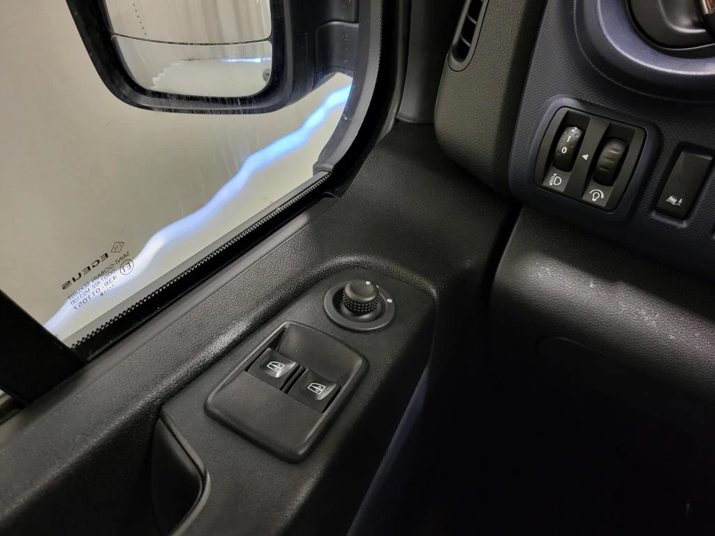 Opel Vivaro – foto 15