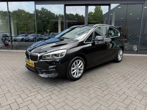 BMW 2 Serie 220i 192pk High Exe,Leer,Sportstoel,HeadUp,Trekhk afn,NaviPro,Camera,Stoelverw,Cruise