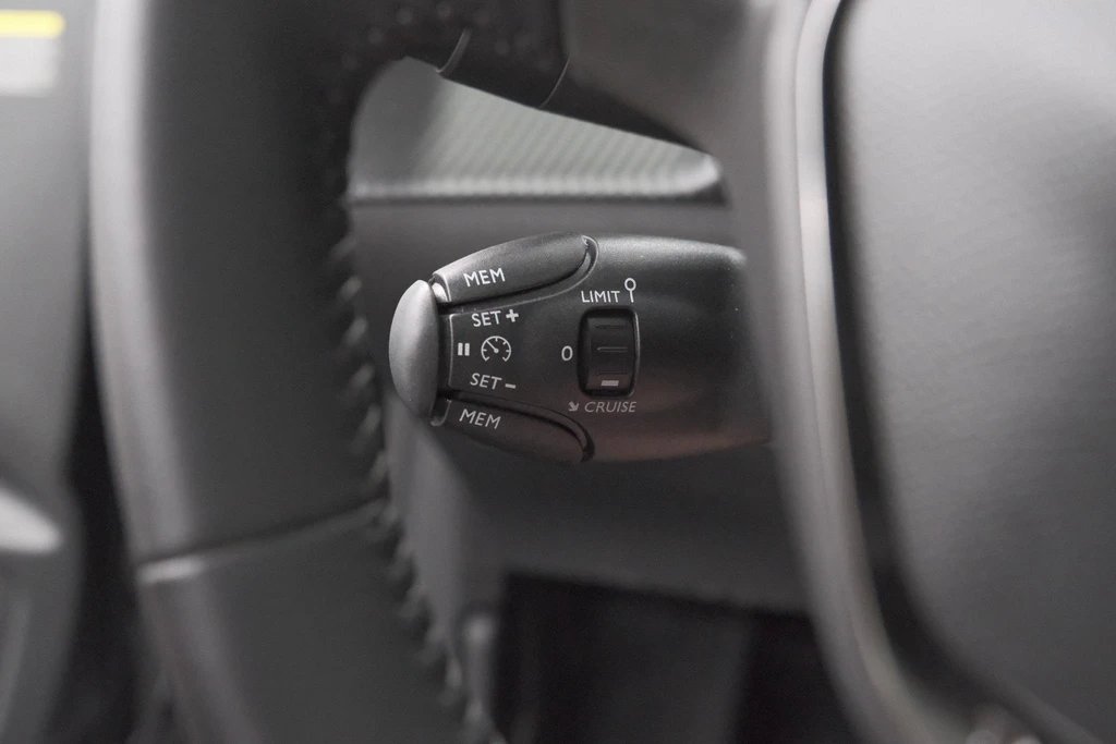 Peugeot e-208 – foto 18