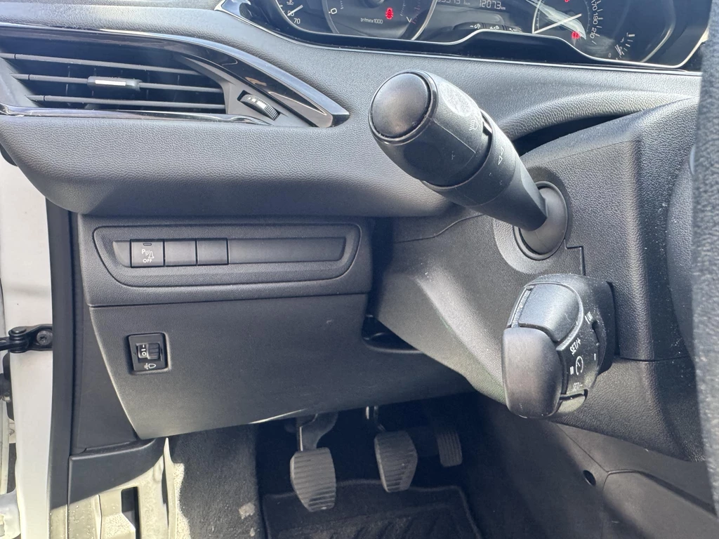 Peugeot 208 – foto 16