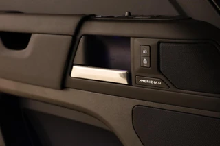 Land Rover Defender – thumbnail 15