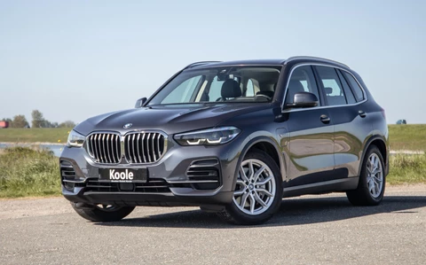 BMW X5 xDrive45e Executive CARPLAY / CAMERA / DEALER ONDERHOUDEN / ZWART LEER / STOELVERWARMING