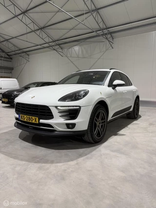 Porsche Macan – thumbnail 1
