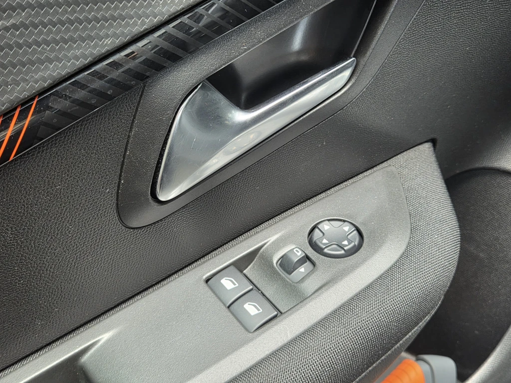 Peugeot 208 – foto 19