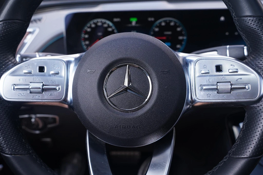 Mercedes-Benz EQC – foto 21