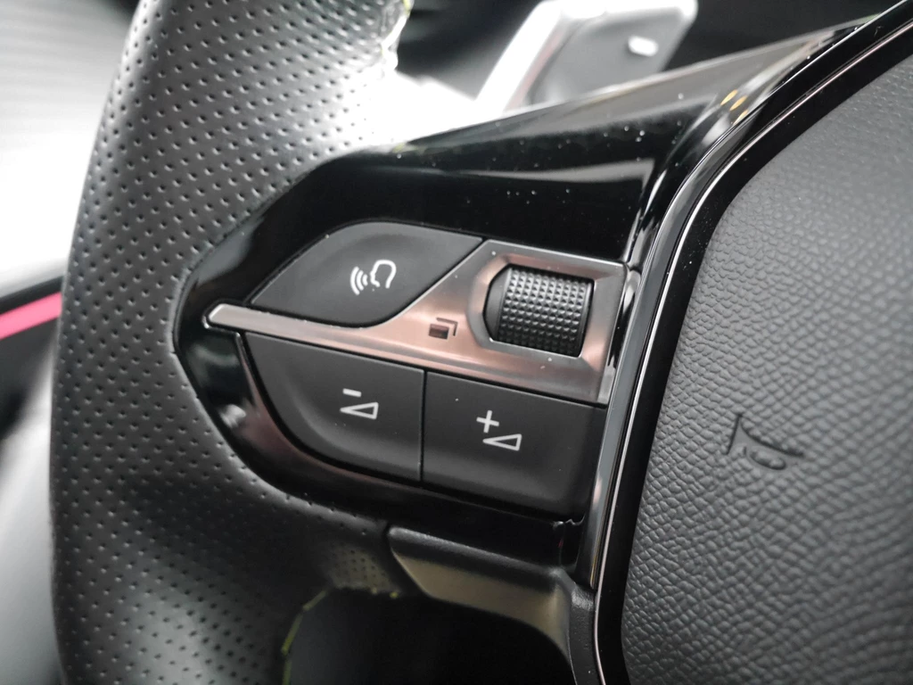 Peugeot 208 – foto 24