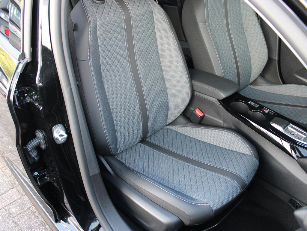 Peugeot 208 – foto 12