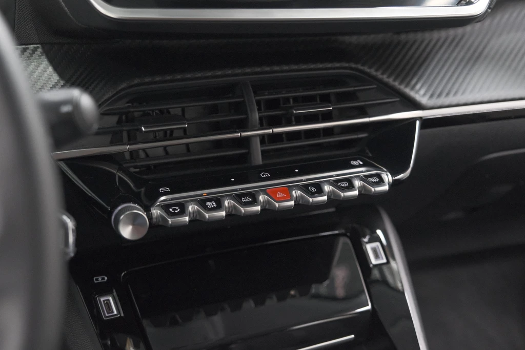 Peugeot 208 – foto 48