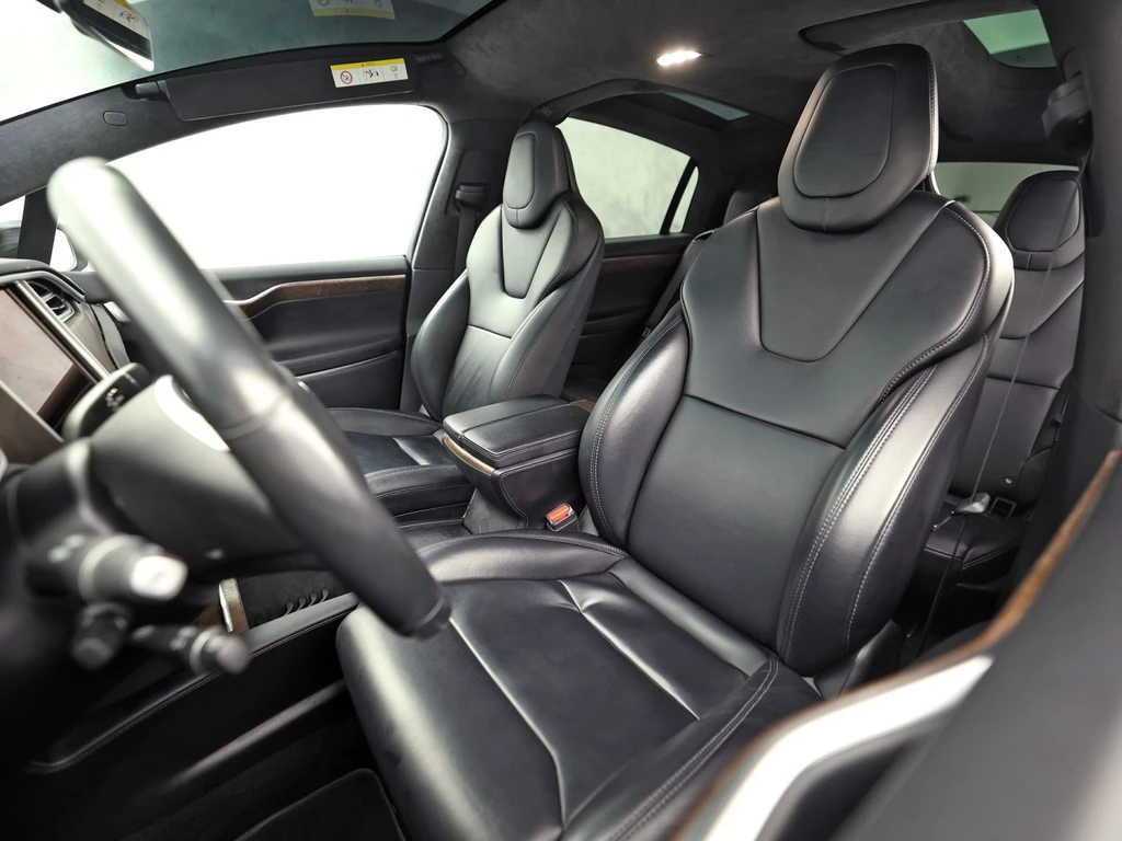 Tesla Model X – foto 14