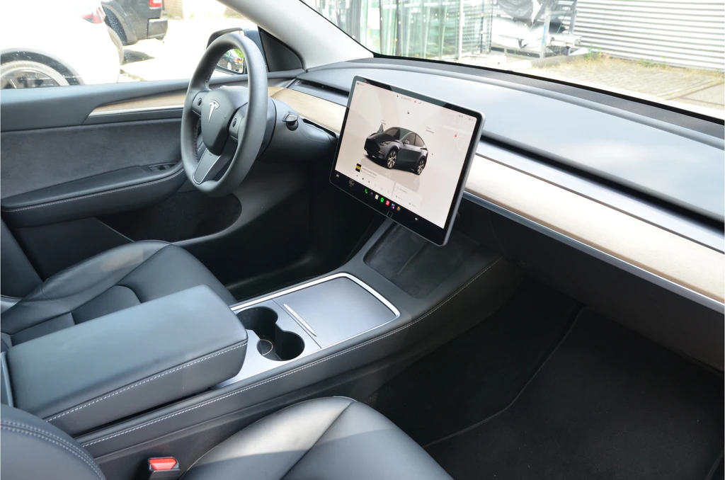 Tesla Model Y – foto 12