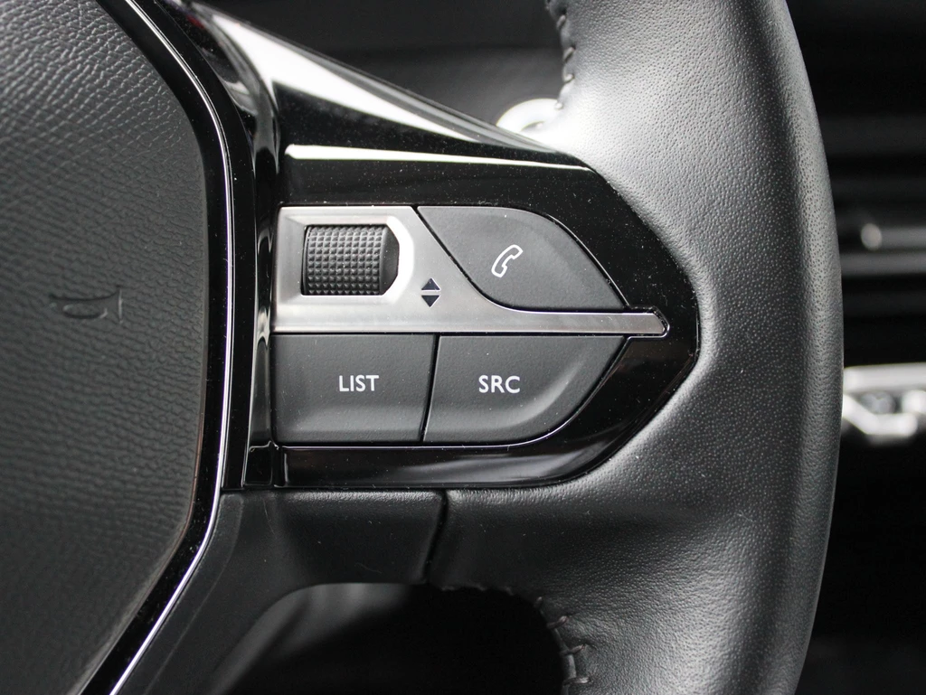 Peugeot e-208 – foto 26